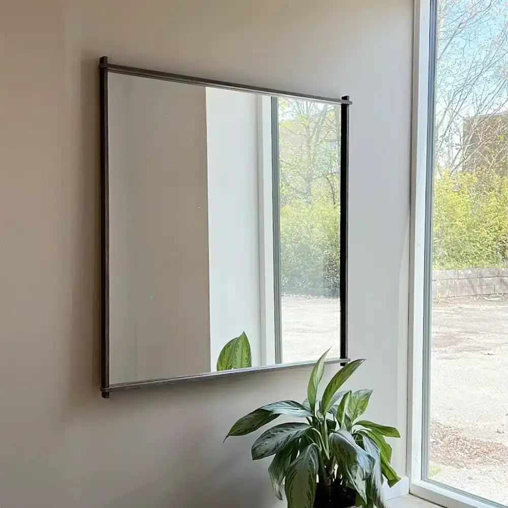 Cross-Mirror-Square-dark