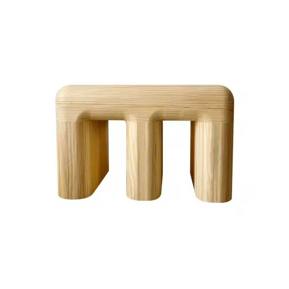 Em i Massiv Fyrretræ